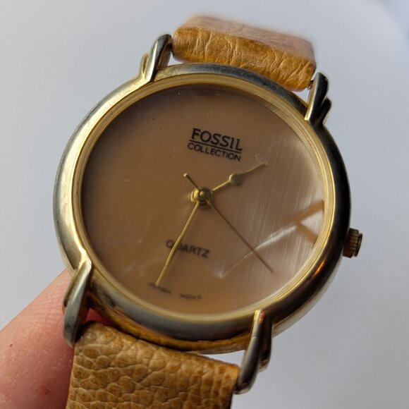 Fossil Collection Vintage Quartz Watch with Genuine Leather Band UNTESTED - Picture 6 of 10